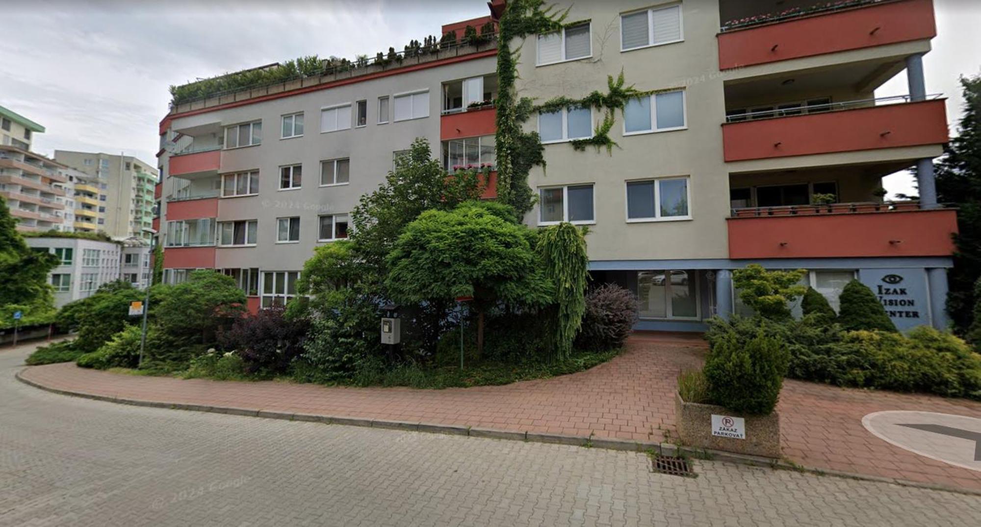Alure Residences 2 & 24H Self Check-In, Parking In The Garage In The Apartment Building Included, New Building, Terrace, Green Location With A Forest Park With A Lake, Children'S Playground Банска-Бистрица Экстерьер фото